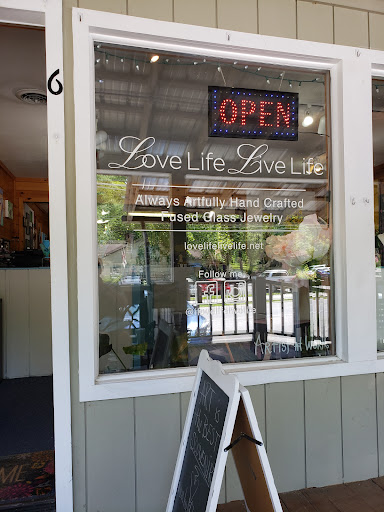 Love Life Live Life Gallery - United States