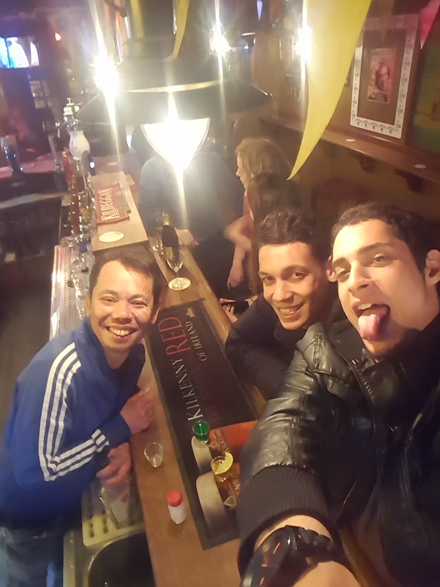 Hurling Pub
