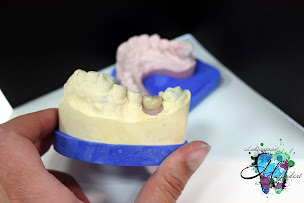 Photo n°6 de Laboratoire Malaudent - prothèsiste dentaire à Ploeren (Laboratoire dentaire)