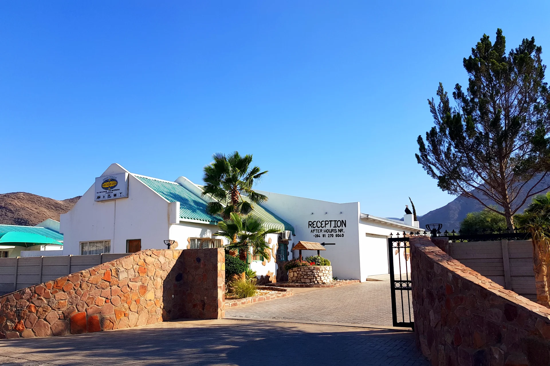 Four Seasons Lodge (Bar & Restaurant)