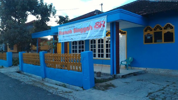 Rumah Singgah Sedekah Rombongan, Author: Deri Andradi