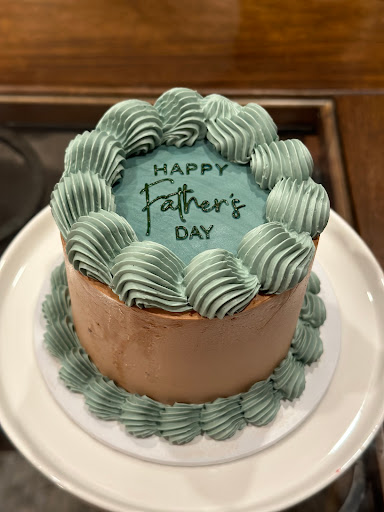 Des Bakes & Decorates
