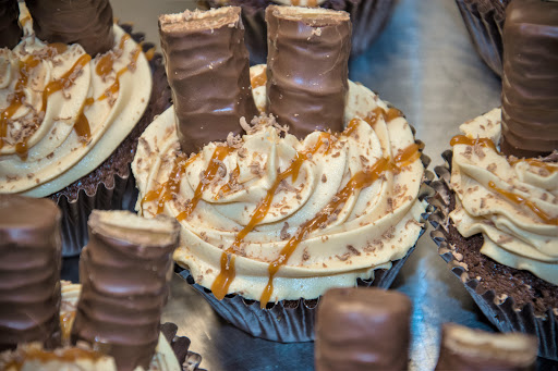 Couple Bakes - Visual