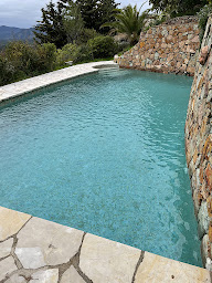 Photo n°10 de RB Piscine à Roquebrune-sur-Argens (Société de construction de piscine)