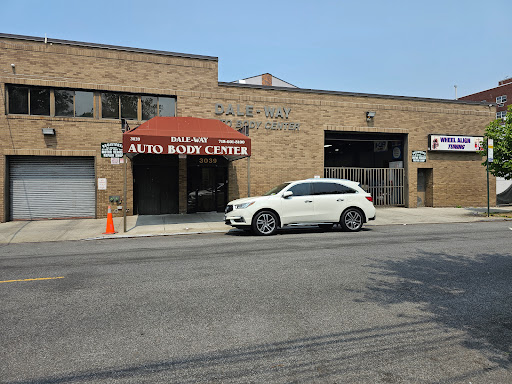 Dale-Way Auto Body Center Logo