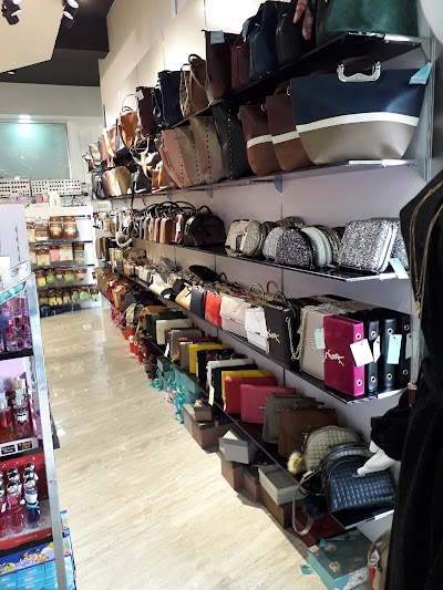 Photos of Entrance market Gdaiah