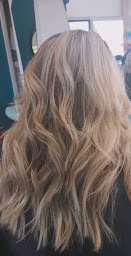 Photo n°1 de Salon De l Autre Côté du Miroir à Mérignac (Salon de coiffure)