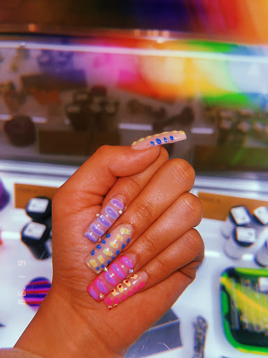 MC Star Nails - Thumbnail