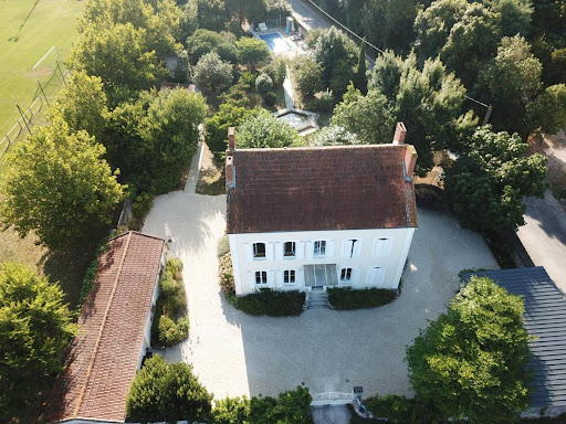 Photo de LOGIS DU CANAL Chambre d'hôtes et Gîte, Piscine à Marennes (17320)