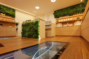 Photo n°15 de CBD Paris 10 - Le Chanvrier Francais - Canal St martin à Paris (Centre anti-douleur)