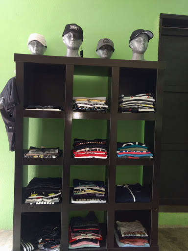 Deli's clothing