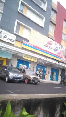 Indomaret Hybrid Sumarecon, Author: Rahmat Hidayat