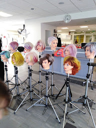 Photo n°10 de Cathy Coiffure à Longué-Jumelles (Salon de coiffure)