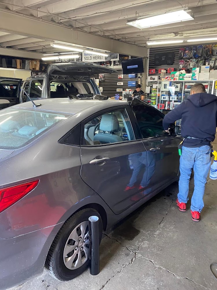 Street view of JOSÉ WINDOW TINT LLC