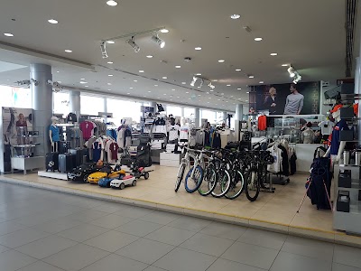 Photos of AGMC - BMW Dubai Showroom