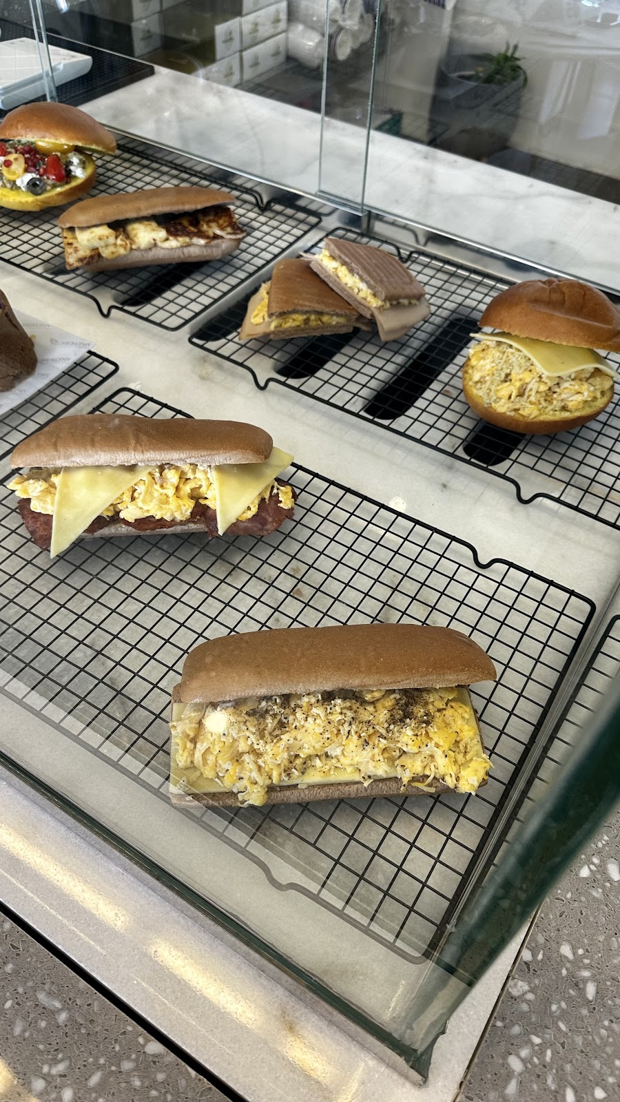 مطعم صحي و أكثر HEALTHY AND MORE - صورة 3