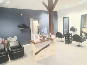 Photo n°3 de Salon des Arcades Lavit à Lavit (Salon de coiffure)