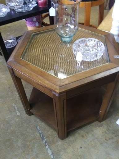 Country Home Antiques & Gifts - Thumbnail