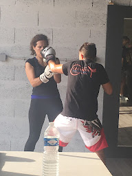 Photo n°33 de LeCercle SBF33 Eysines Boxe Française Kick Boxing compétition et loisirs à Eysines (Club de kick-boxing)