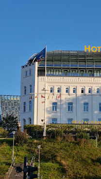 Hotel Hafen Hamburg by null