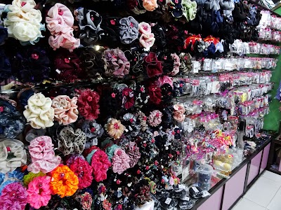 Photos of Yoon L&egrave; Mart