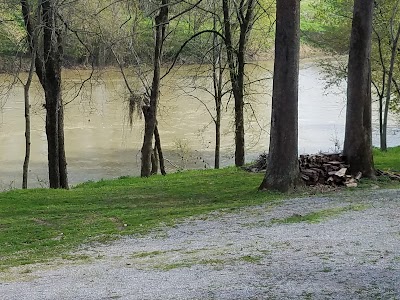Thaxton’s Canoe Trails and Paddlers’ Inn