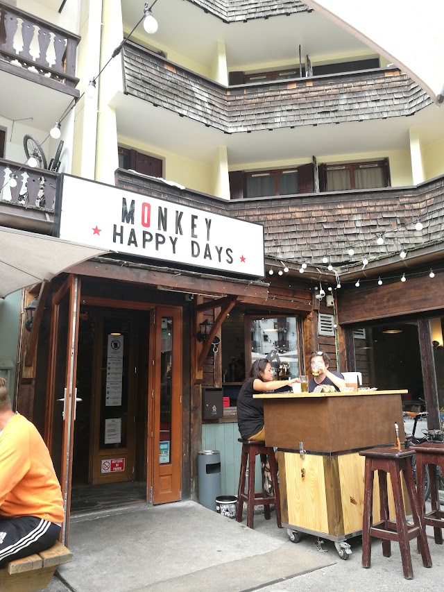 Monkey - Bar & Restaurant