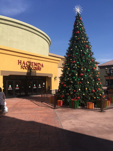 Tejon Outlets - Visual