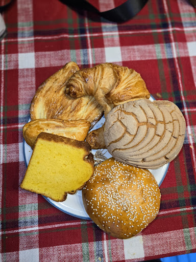 Los Reyes Bakery Panaderia - Thumbnail