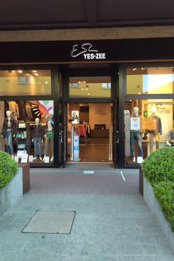 YES ZEE - Visual