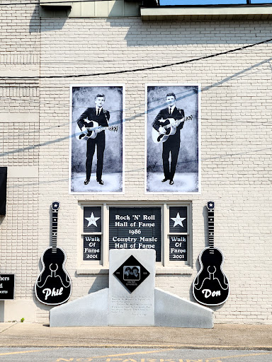 Everly Brothers Monument