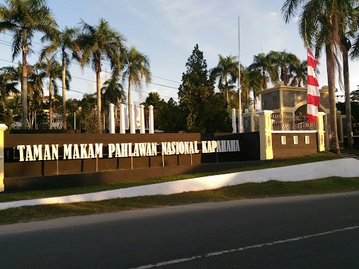 Taman Makam Pahlawan Nasional Kapahaha, Author: oki yudhantoro