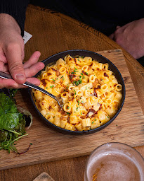 Photo n°16 de Au Bureau - Pub et Brasserie à Saint-Louis (Bar sportif)