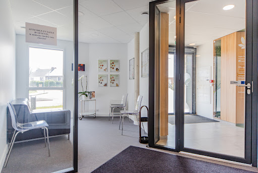 Centre d'épilation Laser et de médecine esthétique - Dr MATELOT Nicolas Angiologue - Vertou/Nantes - Thumbnail