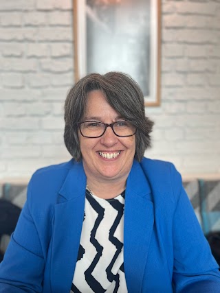 Fiona Holmes powered by exp