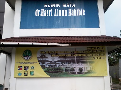 Klinik Mata Dr. Hasrie Ainun Habibie, Author: Rinnie Sutarto