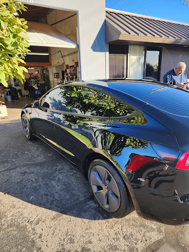 Bill's Auto Upholstery & Window Tinting - Thumbnail