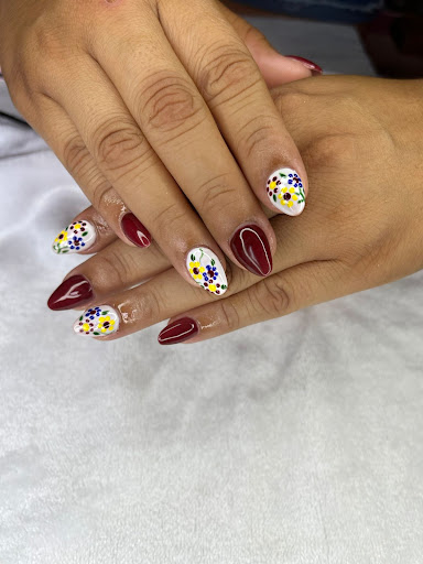 Miranda Nail's - Visual