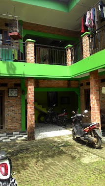 Kos Pondok Palem, Author: Kimly Ramly