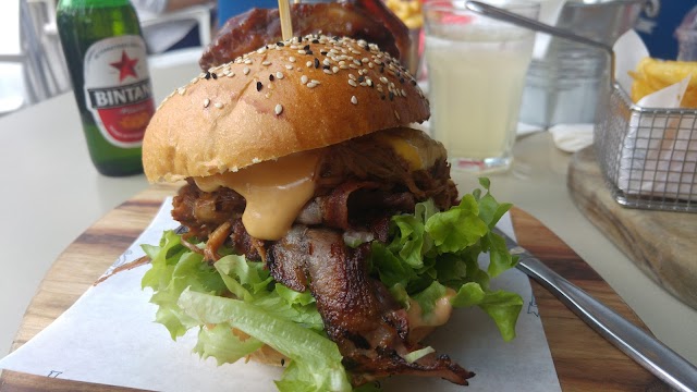 Longboards Laidback Eatery & Bar