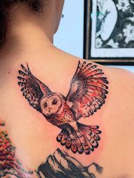 Photo n°9 de Bee Ink à Saint-Gilles-Croix-de-Vie (Salon de tatouage et piercing)