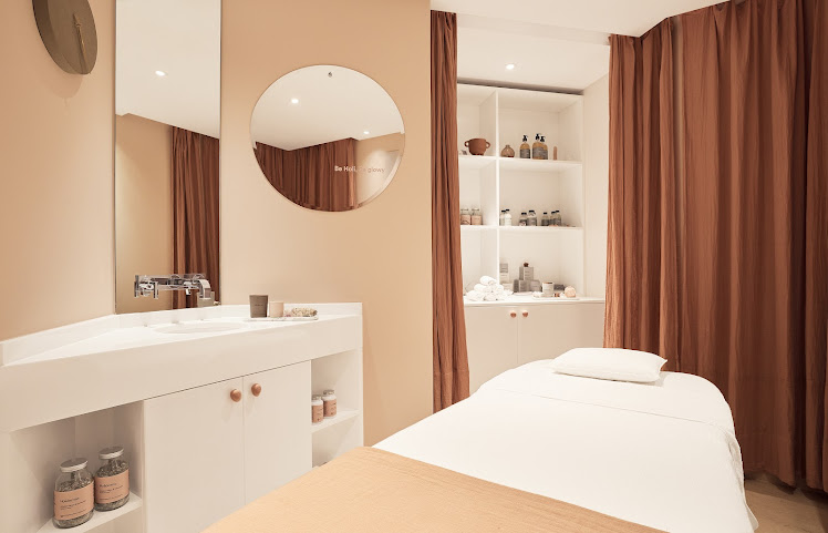 Grand Hôtel du Palais Royal by null