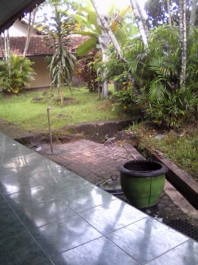 Photos of SMAN 2 Genteng
