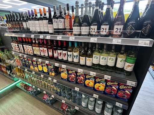 Green Tree Mini Market Gallery - United Kingdom