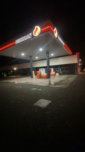 Berkman Tankstation Oud-Beijerland Laurens Jnsz. Costerstraat - Thumbnail