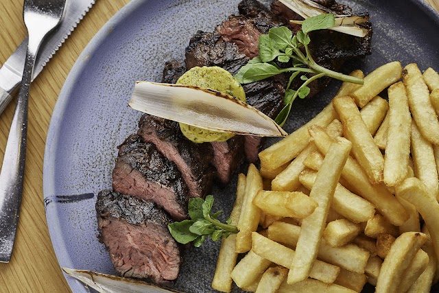 District Eight Wine and Steak Paris Bistro