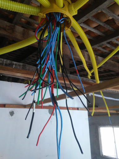 ELTT. - SOLUÇÕES E SERVIÇOS (Eletricista)