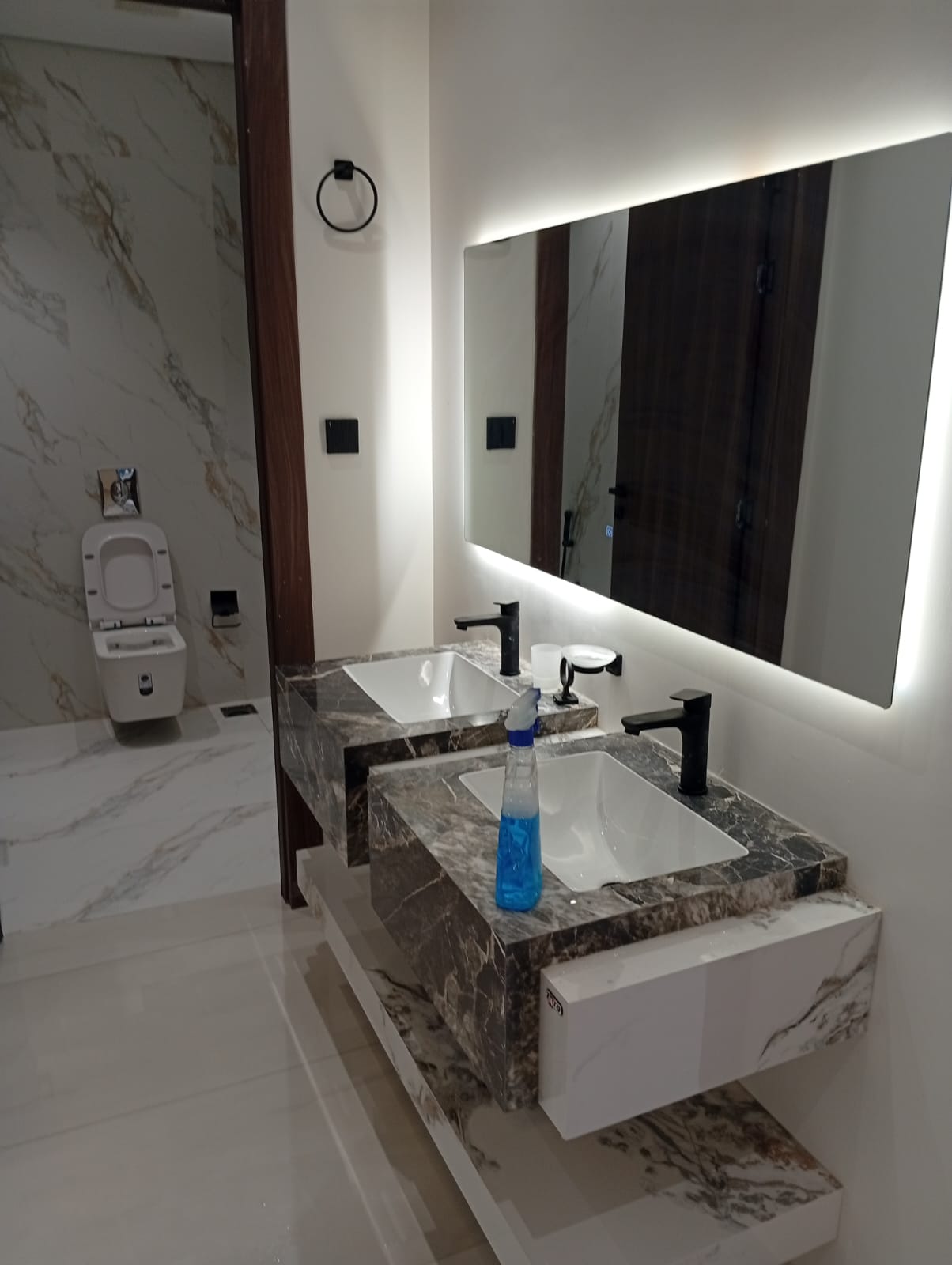 سباك جدة للسباكة والكهرباء Electrician Plumber