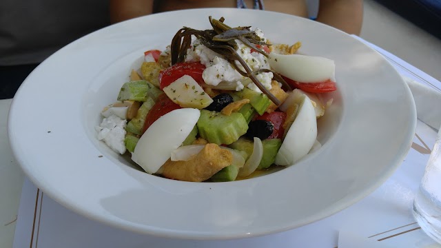 Almyra Seaside food & Cocktails