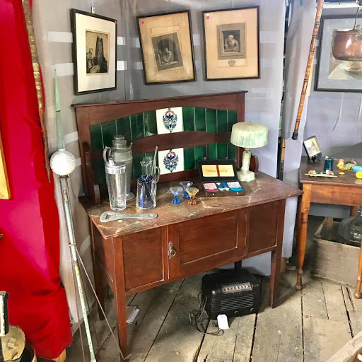 Penn's Farm Antiques & Other Treasures - Thumbnail